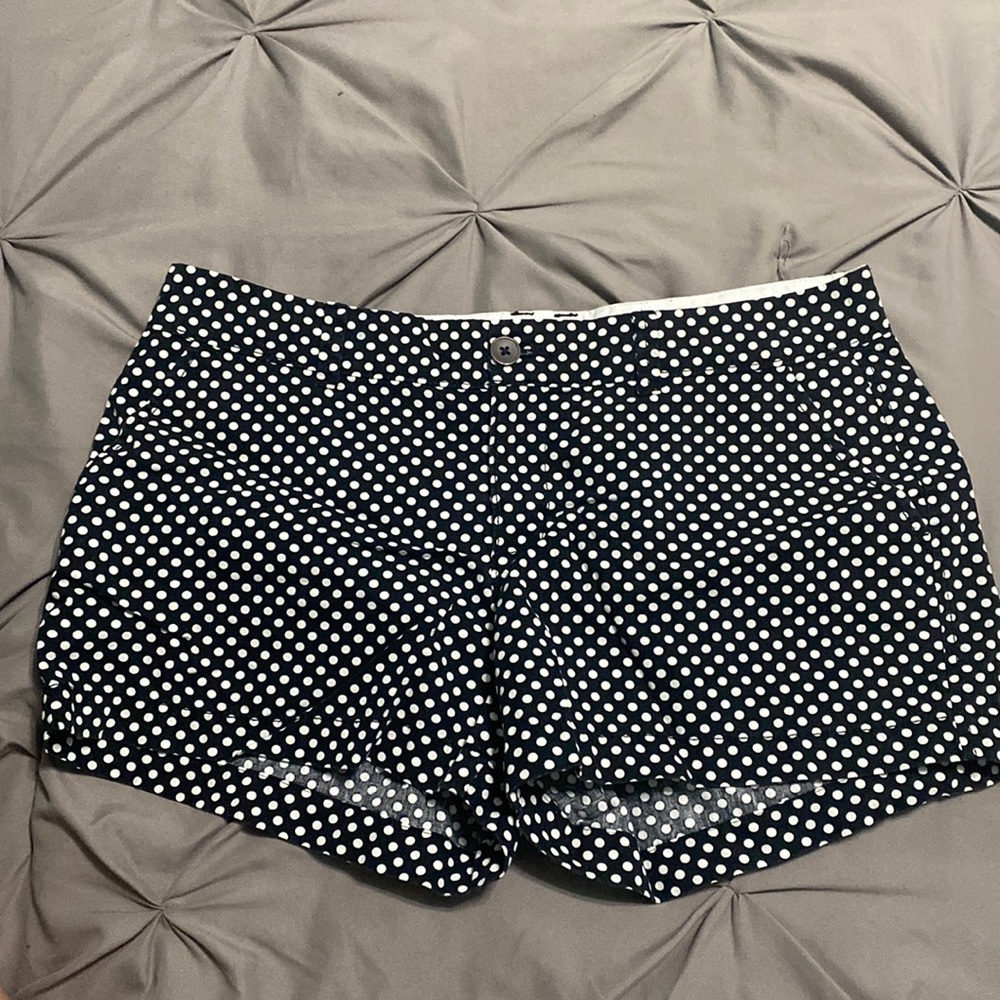 Old Navy shorts black w/white polka dots size 6